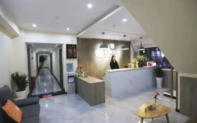Gaoxian Bairui Hotel