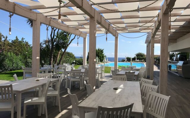 Panoramic Villa With Pool, Near the Beach