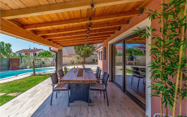 Holiday home Biskupija bb Cr