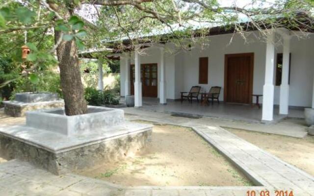 Tissakumbura Villa
