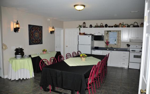 Golden Pathways Retreat and B&B
