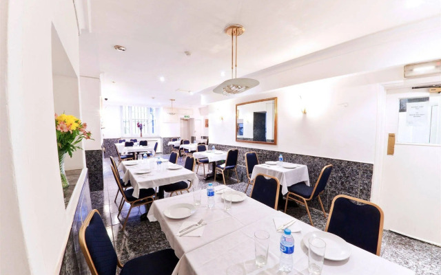 Whiteleaf Hotel
