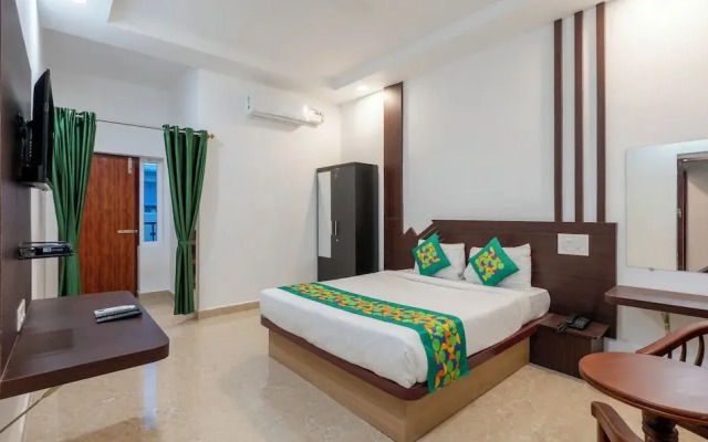 Treebo Royal Plaza,700 Mts From Promenade Beach