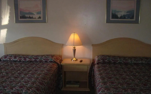 Fels Three Crown Motel