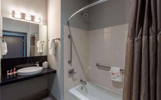 Baymont Inn & Suites by Wyndham Madison