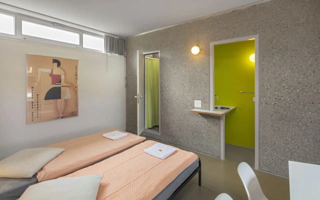Lausanne Youth Hostel Jeunotel