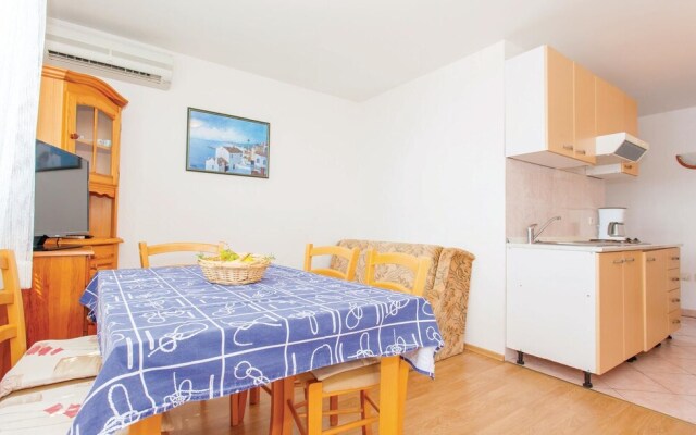 Beautiful Home in Malinska With Wifi and 3 Bedrooms