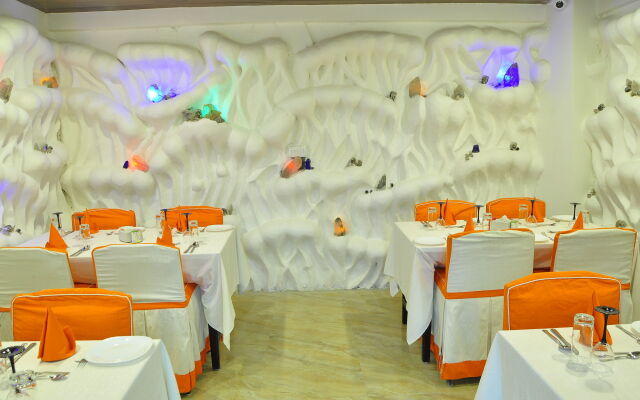 Royal Penguin Boutique Hotel & Spa