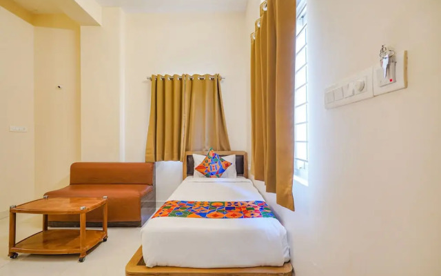 Fabhotel Grand Vista Inn