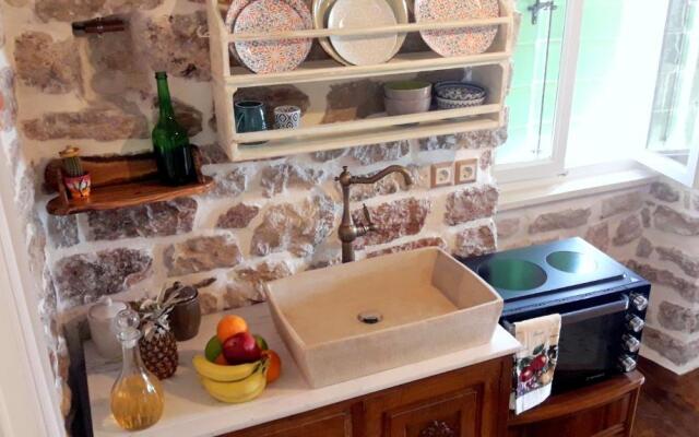 1836 Traditional House