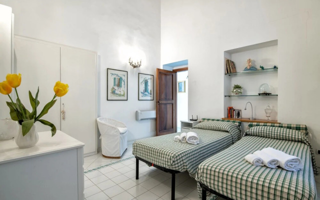 Upscale Central Amalfi Apartment In 19th-century Building