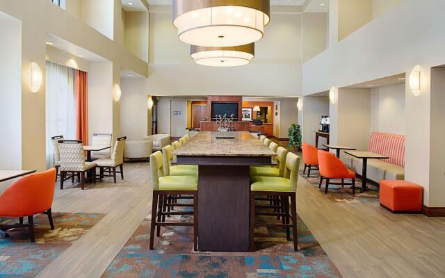 Hampton Inn & Suites Lancaster