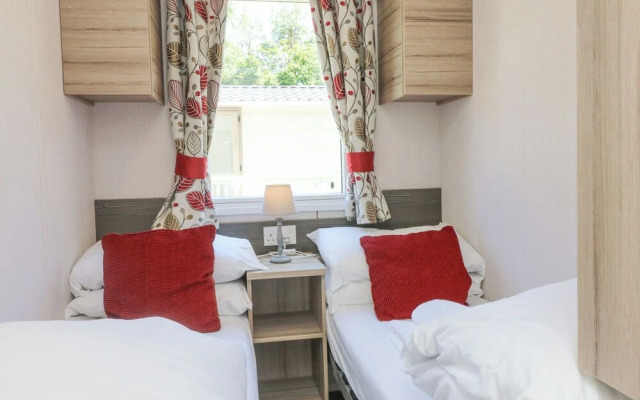 25 Manleigh Park