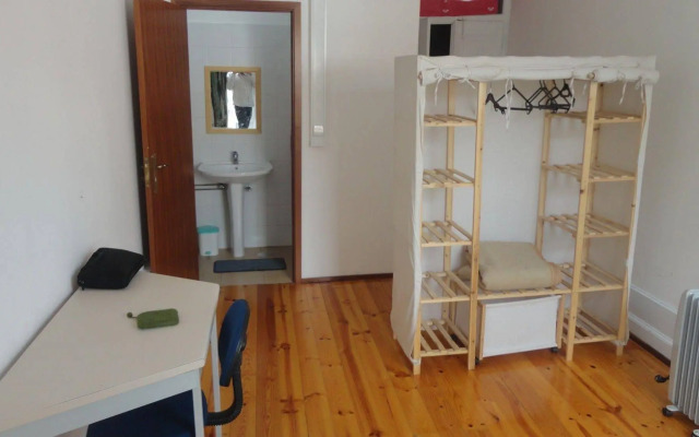 Be Coimbra Hostels