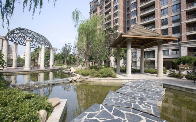 Lanson Place Jin Qiao Service Residences