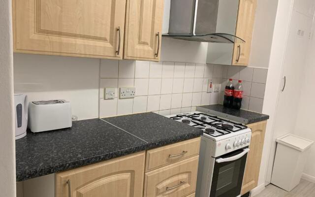 London Stratford 4 Bedrooms Apartment