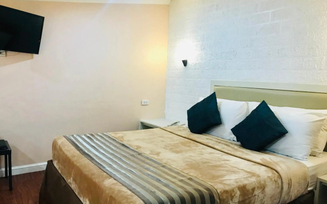 Urban Travellers Hotel