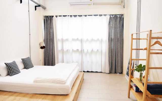 The Companion - Hostel