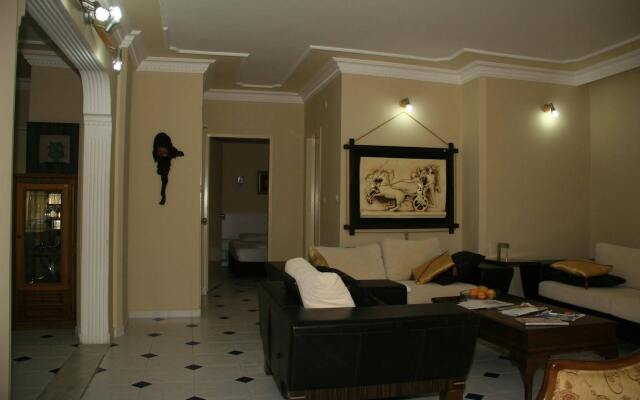 Twin Apart Hotel