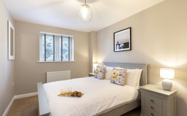 Elliot Oliver Cotswold Style 4 Bed House
