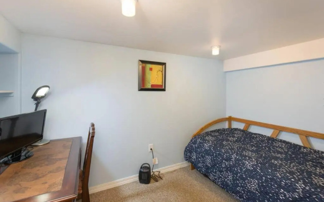 The Gray House in PA (central, 5BRs with Sauna)