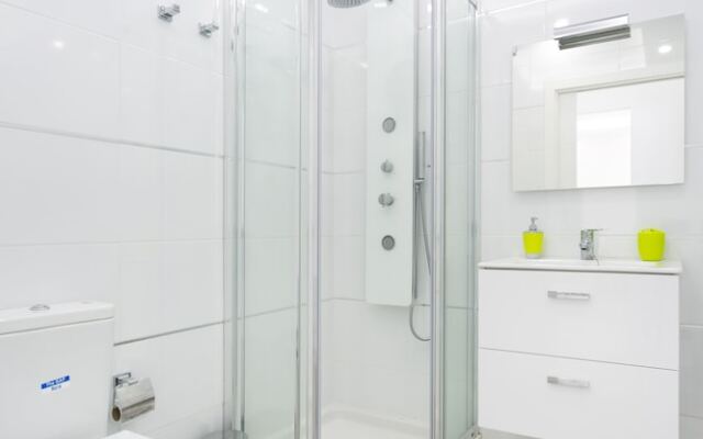 906. Luxury Paraiso Apartment With Sea View