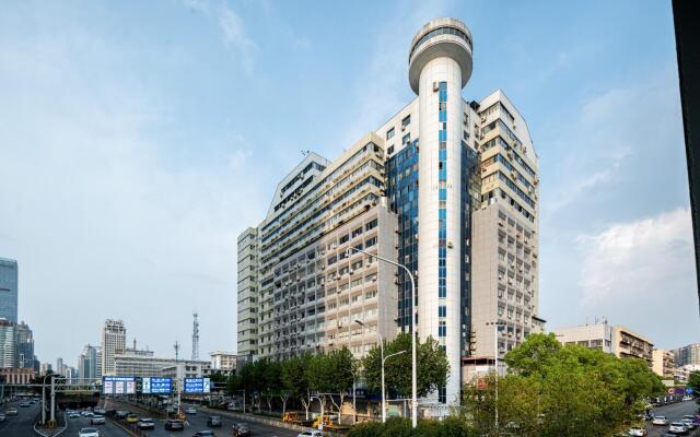 Hanting Hotel Wuhan Hongshan Plaza Subway Station