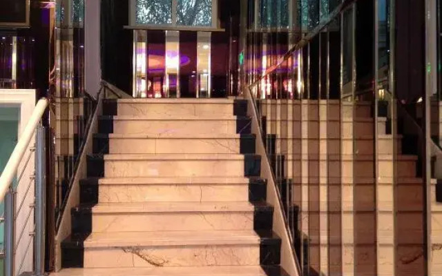 Shanghai Aiding Fashion Hotel