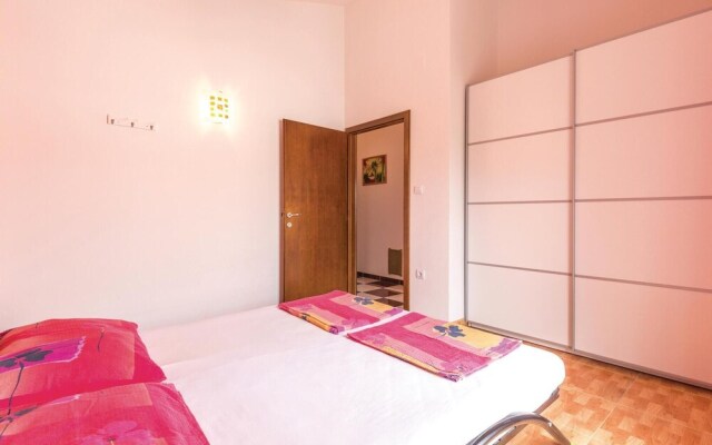 Beautiful Apartment in Makarska With 1 Bedrooms and Wifi