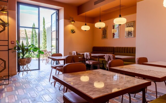 Le petit hotel