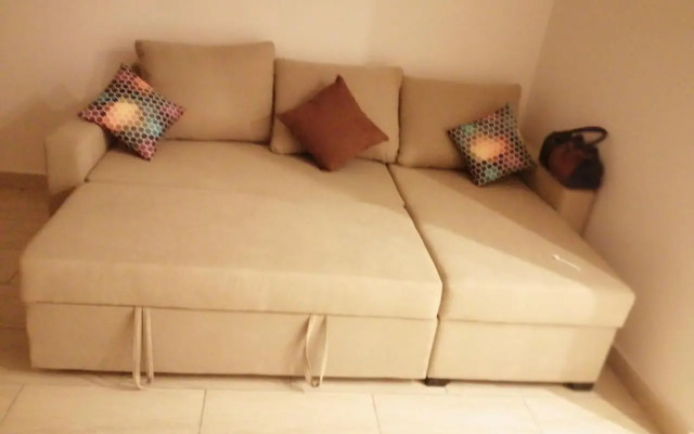 Modern Studio at Dau heights Compauend