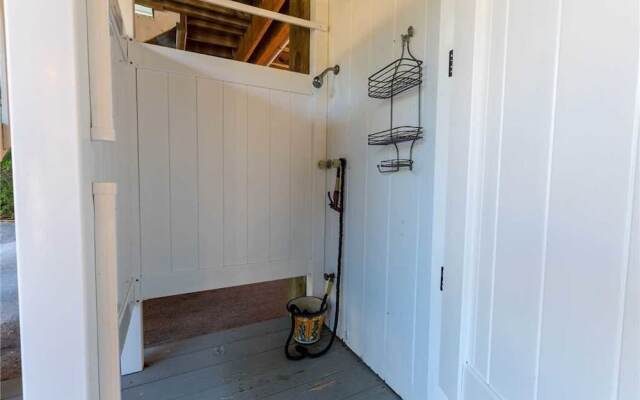 043 - Toes In The Sand