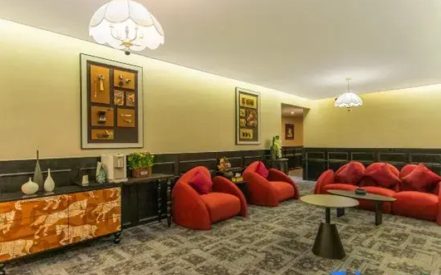 Joyful Riverside Hotel