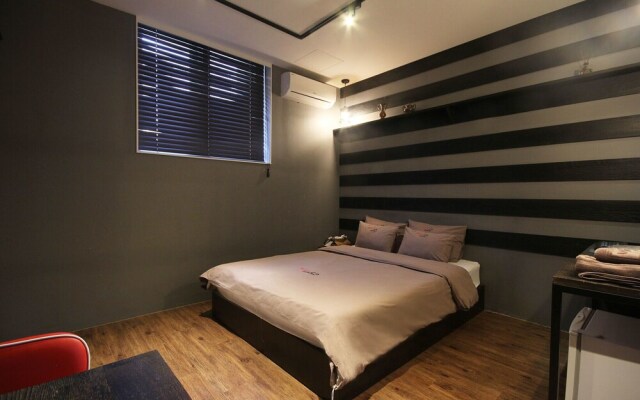 Jeonju Gosa Yaja Hanokmaeul