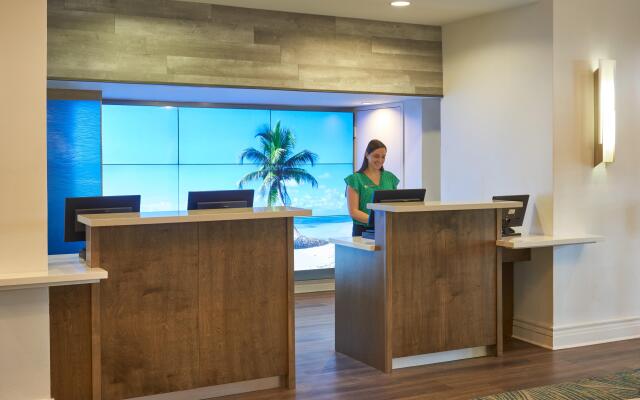 Crowne Plaza Melbourne - Oceanfront by IHG