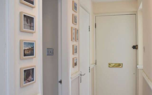 2 Bedroom Flat in Canada Water