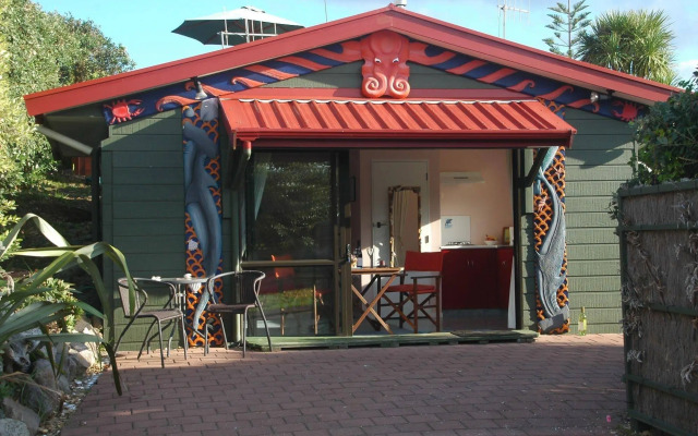 Moanarua Beach Cottage