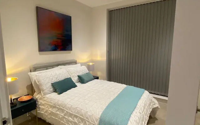 Marvelous 3 Bed Penthouse in Kewbridge