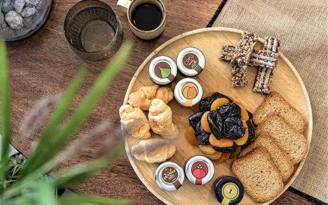 Akrotiri Olympus Luxury Suites