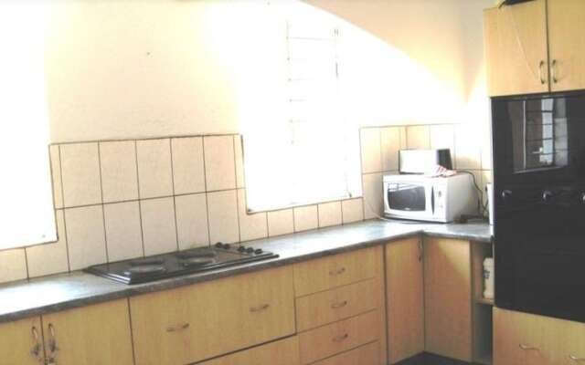 Fourways Backpackers Lodge