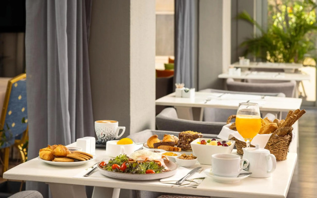 Aeolis Hotel