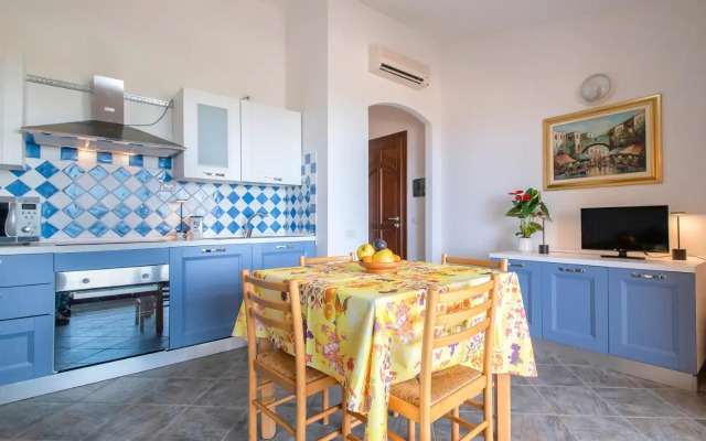 Appartamento con piscina 13