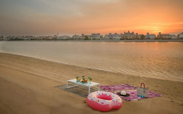 The Palm Jumeirah Villas - Frond E