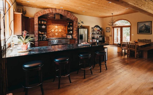 'big House Lodge' - Cle Elum Retreat on 8 Acres!