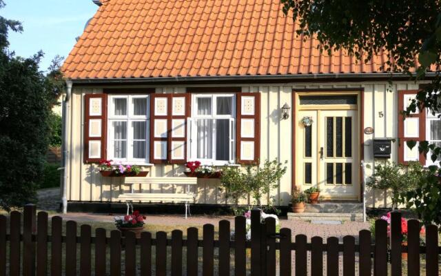 Kapitänshaus in Strandnähe in Prerow