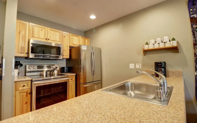 Stunning Views From This Condo - TM325 by RedAwning