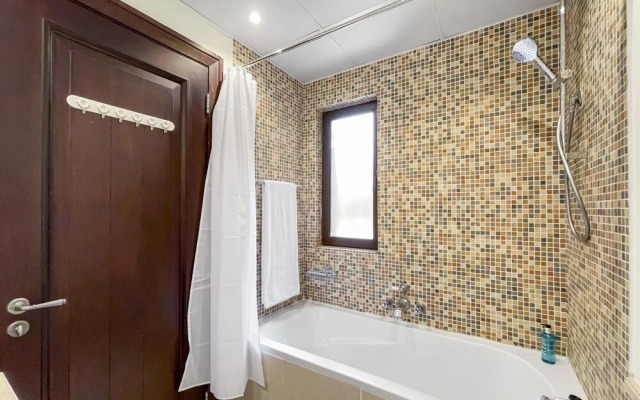 1-br Dazingly lit Downtown