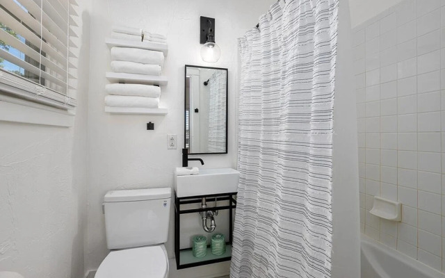 Saugatuck Harbor House