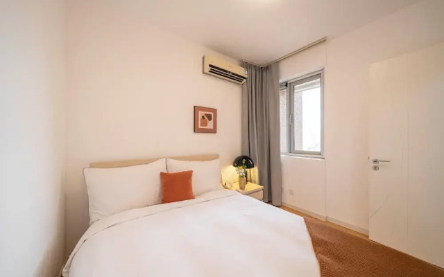 Tyms 2BR APT  Riverside Garden