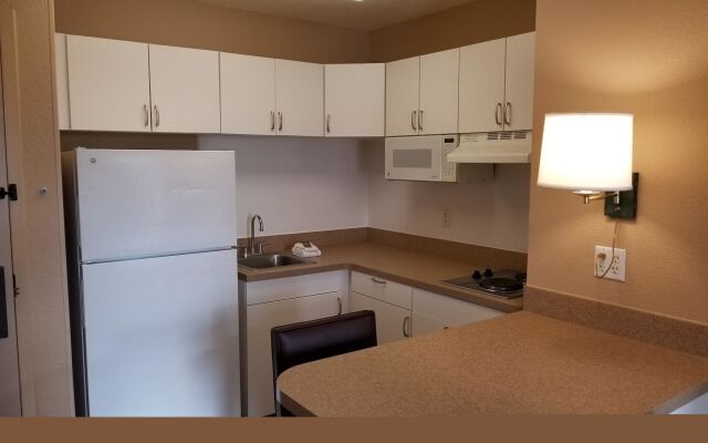 Extended Stay America Suites Milwaukee Brookfield